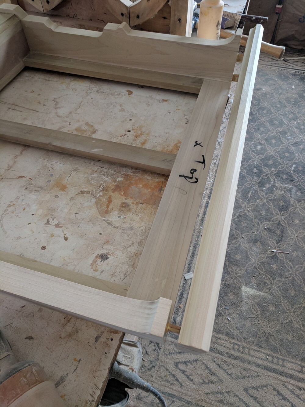 Kneeler Close up
